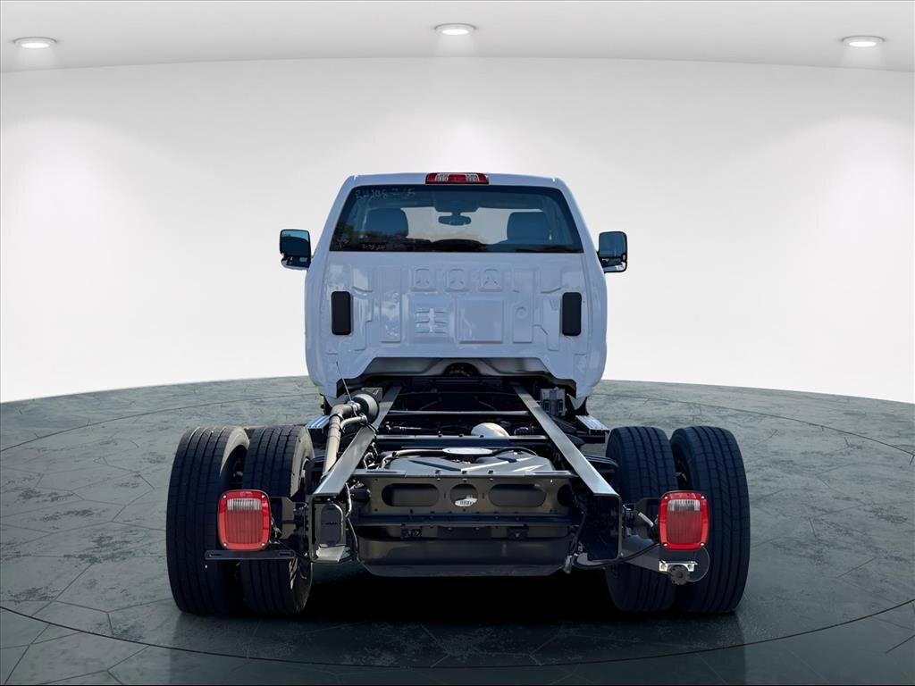 2024 Chevrolet Silverado 4500HD Work Truck photo 3