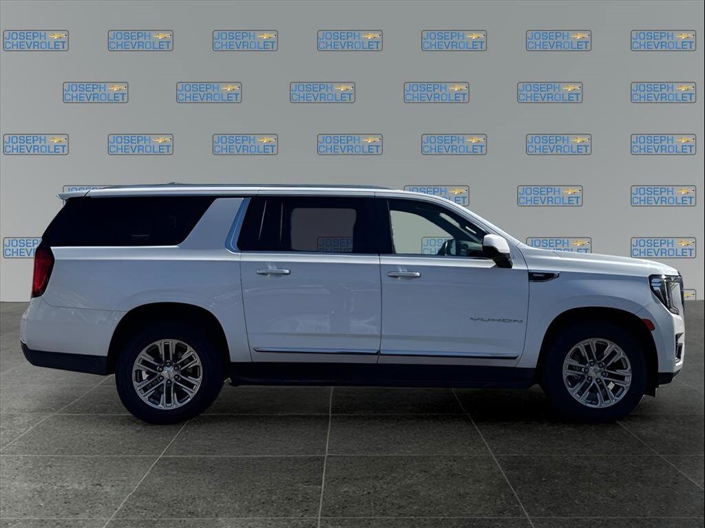 2023 Gmc Yukon XL SLT photo 4