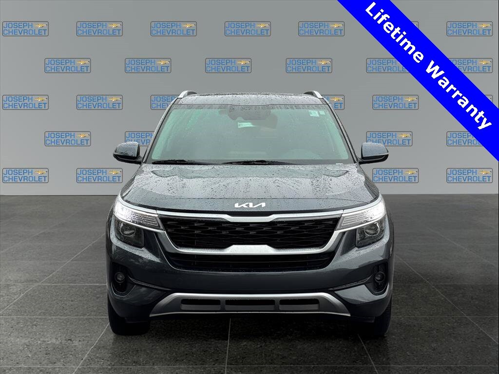 2023 Kia Seltos EX photo 2