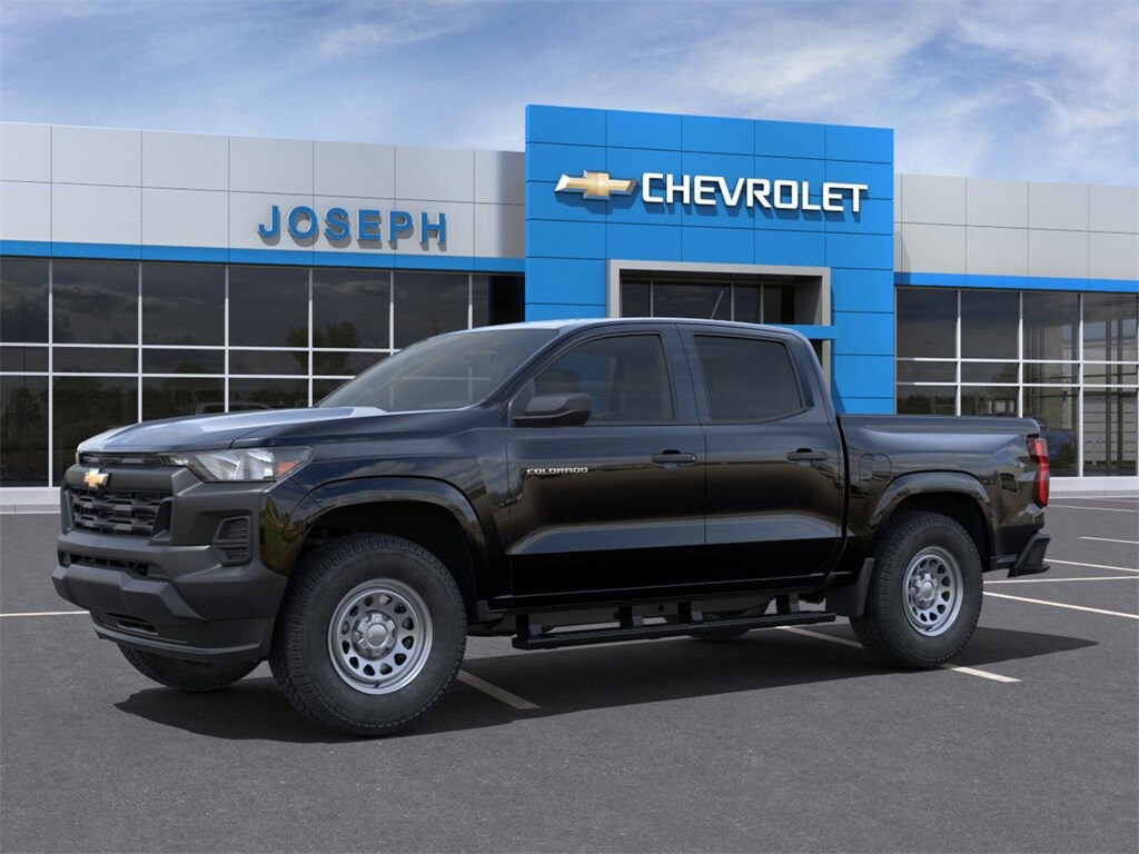 2025 Chevrolet Colorado LT photo 2