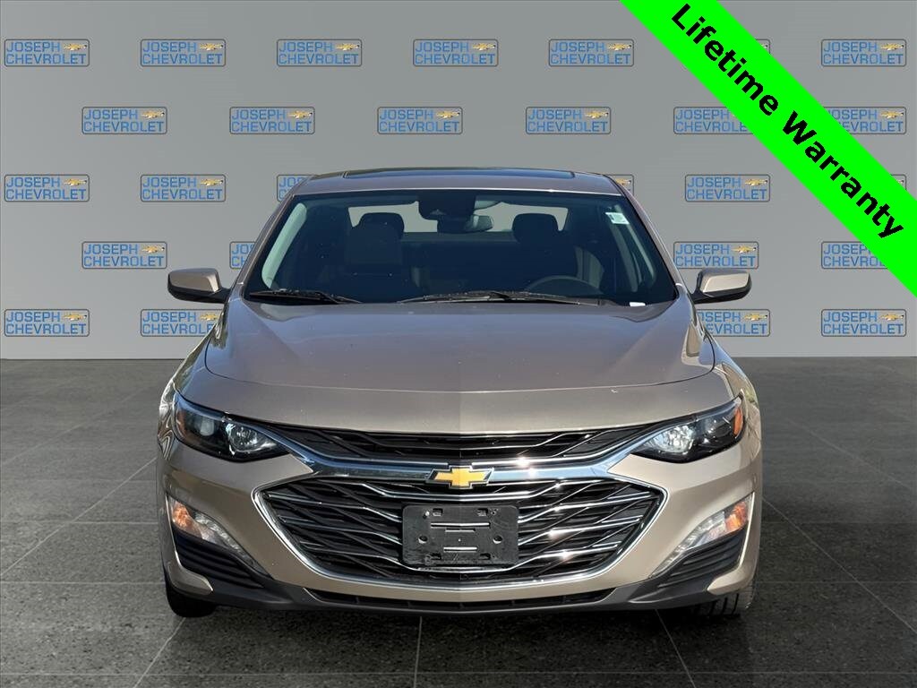 2023 Chevrolet Malibu 1LT photo 2