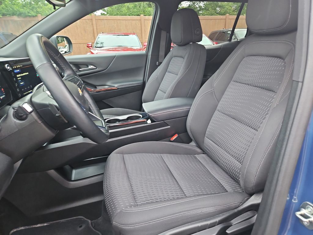 2025 Chevrolet Equinox LT - Photo 16