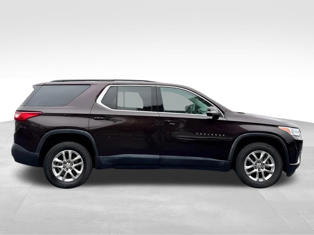 Used 2021 Chevrolet Traverse LT SUV