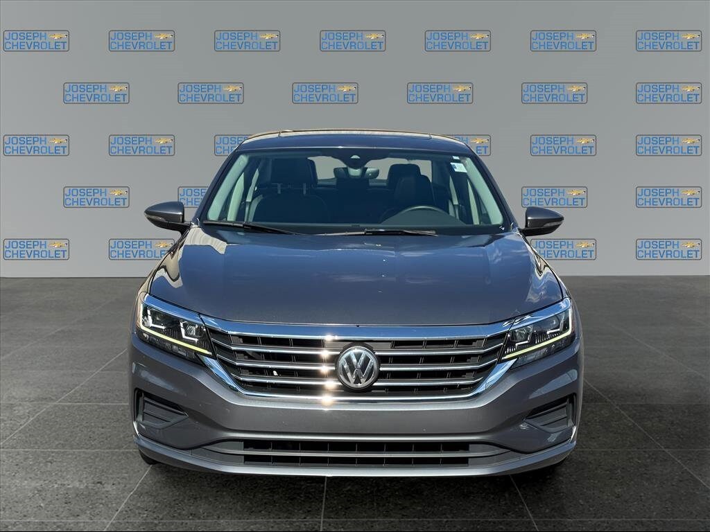 2021 Volkswagen Passat 2.0T SE photo 2