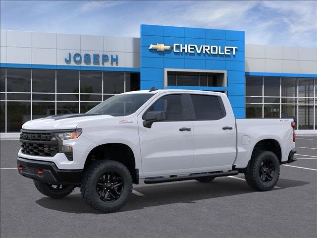 2026 Chevrolet Silverado Trail Boss Custom photo 2