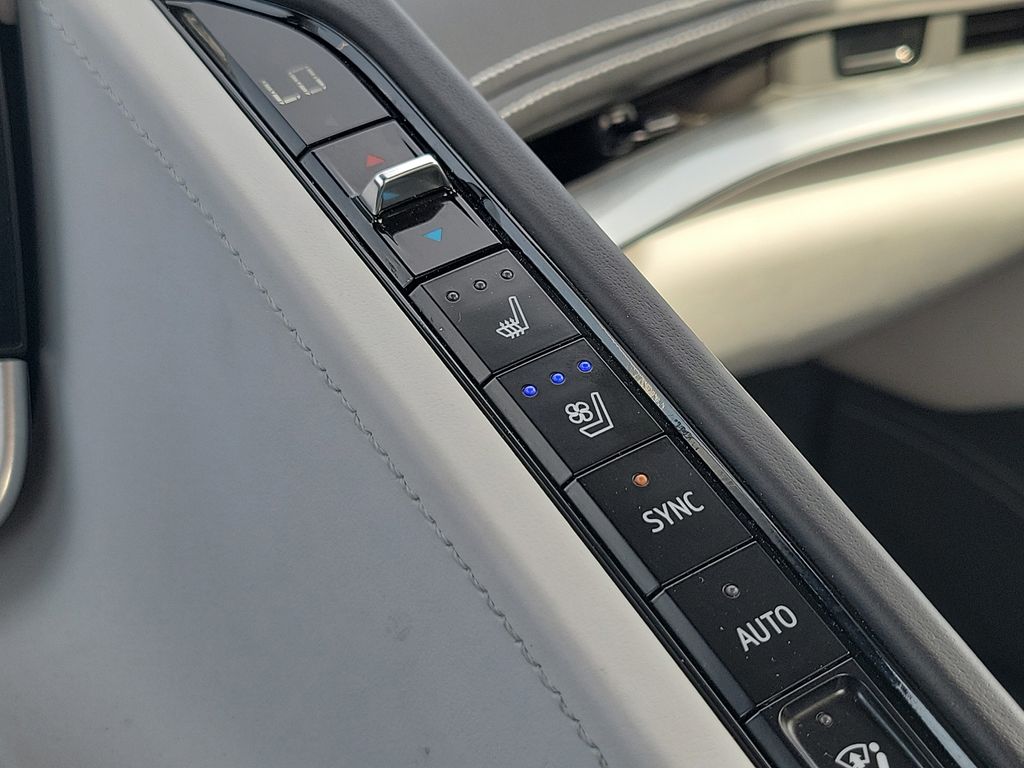 2025 Chevrolet Corvette 3LT - Photo 21