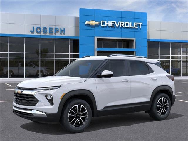 2026 Chevrolet Trailblazer LT photo 2