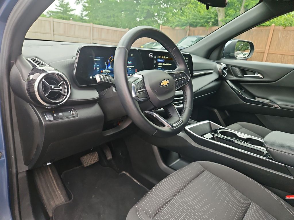 2025 Chevrolet Equinox LT - Photo 17