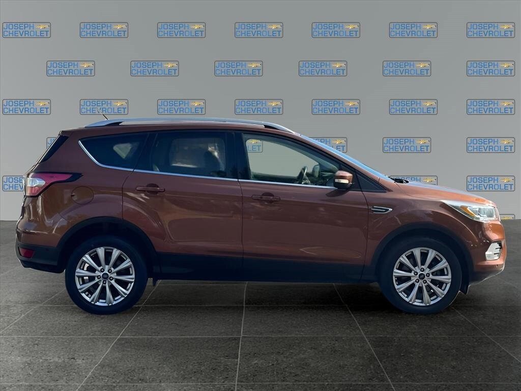 2017 Ford Escape Titanium photo 4