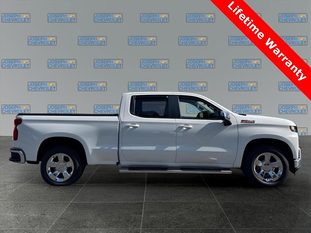 2020 Chevrolet Silverado 1500 LT photo 3
