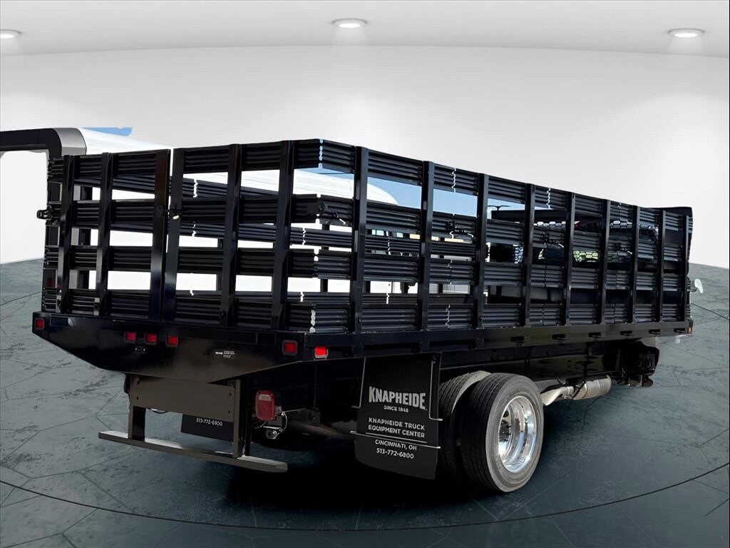 2023 Chevrolet Silverado 5500HD Work Truck photo 4