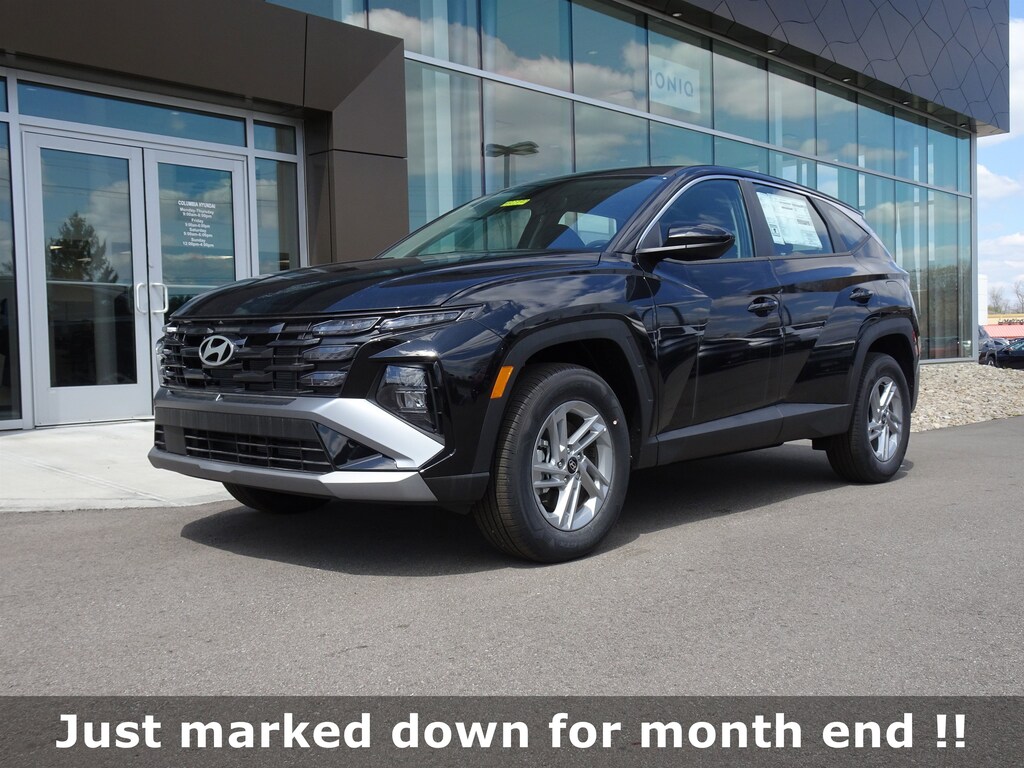 New 2025 Hyundai Tucson SE SUV