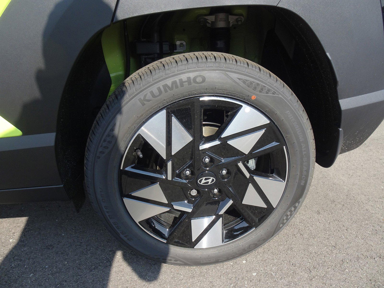 2025 Hyundai Kona SEL photo 3