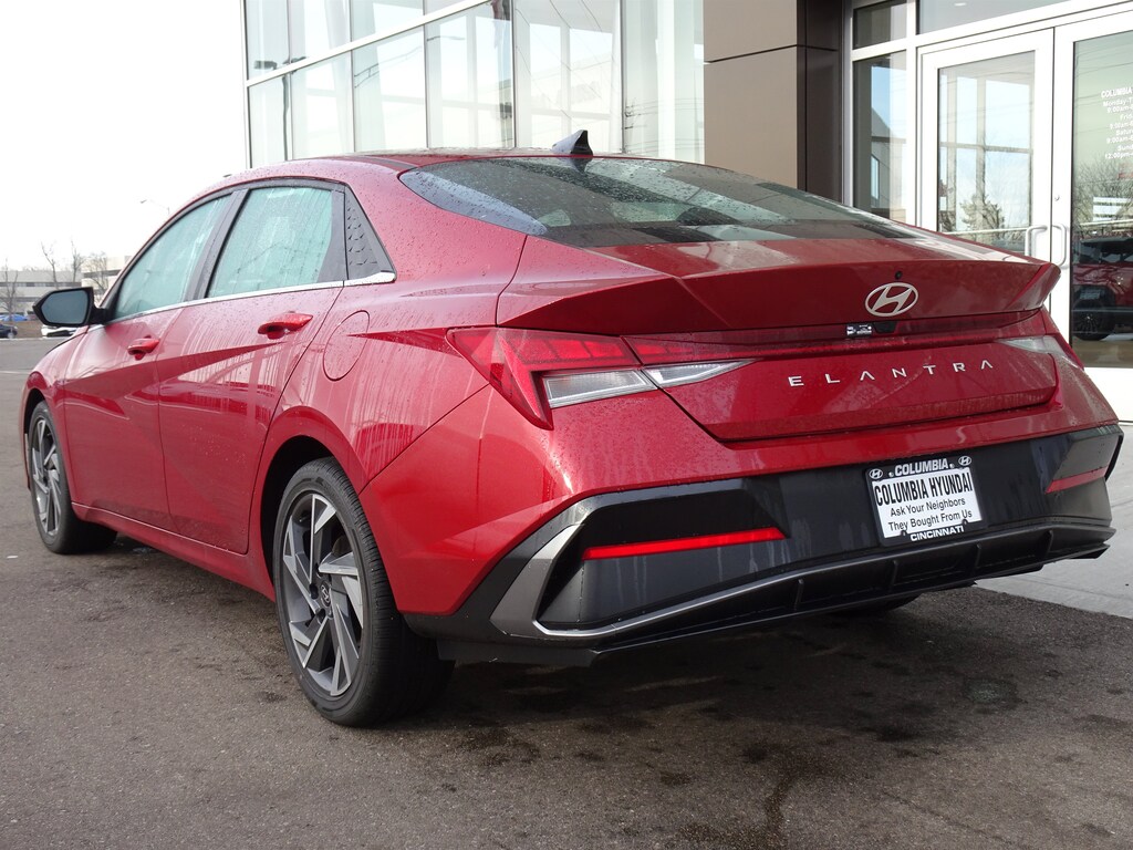 New 2025 Hyundai Elantra SEL Convenience Sedan