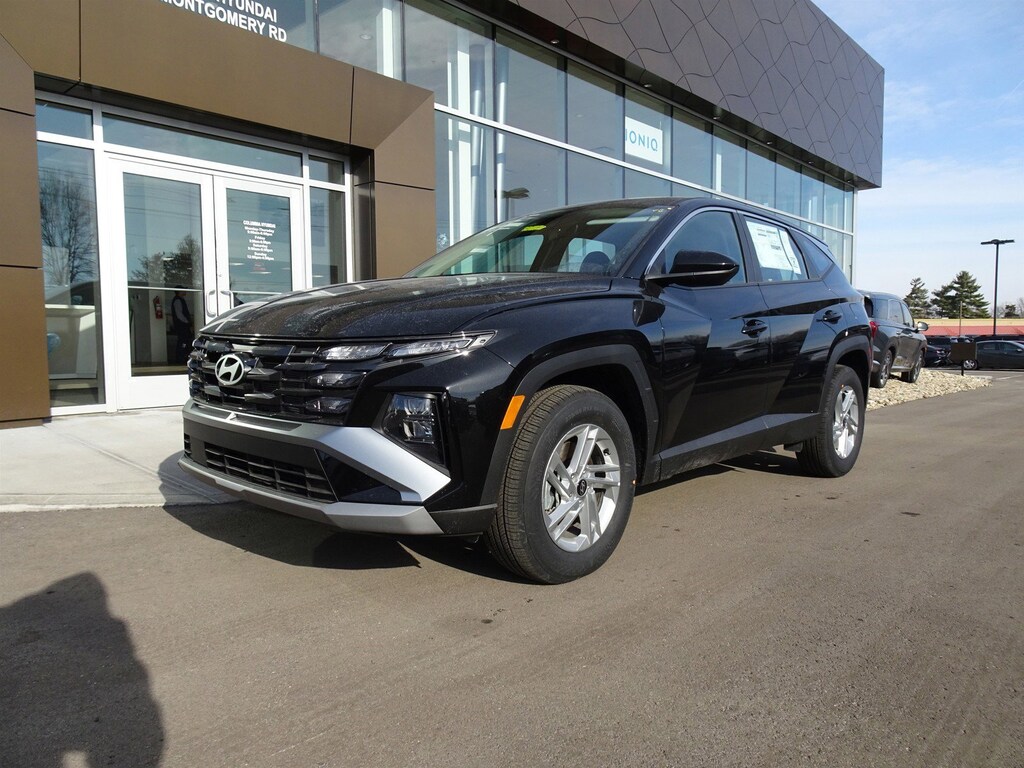 New 2025 Hyundai Tucson SE SUV