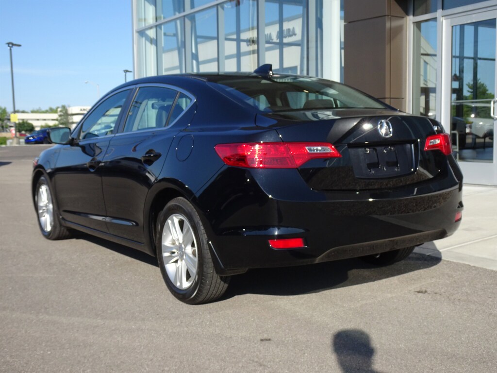 Used 2013 Acura ILX 2.0L (A5) Sedan