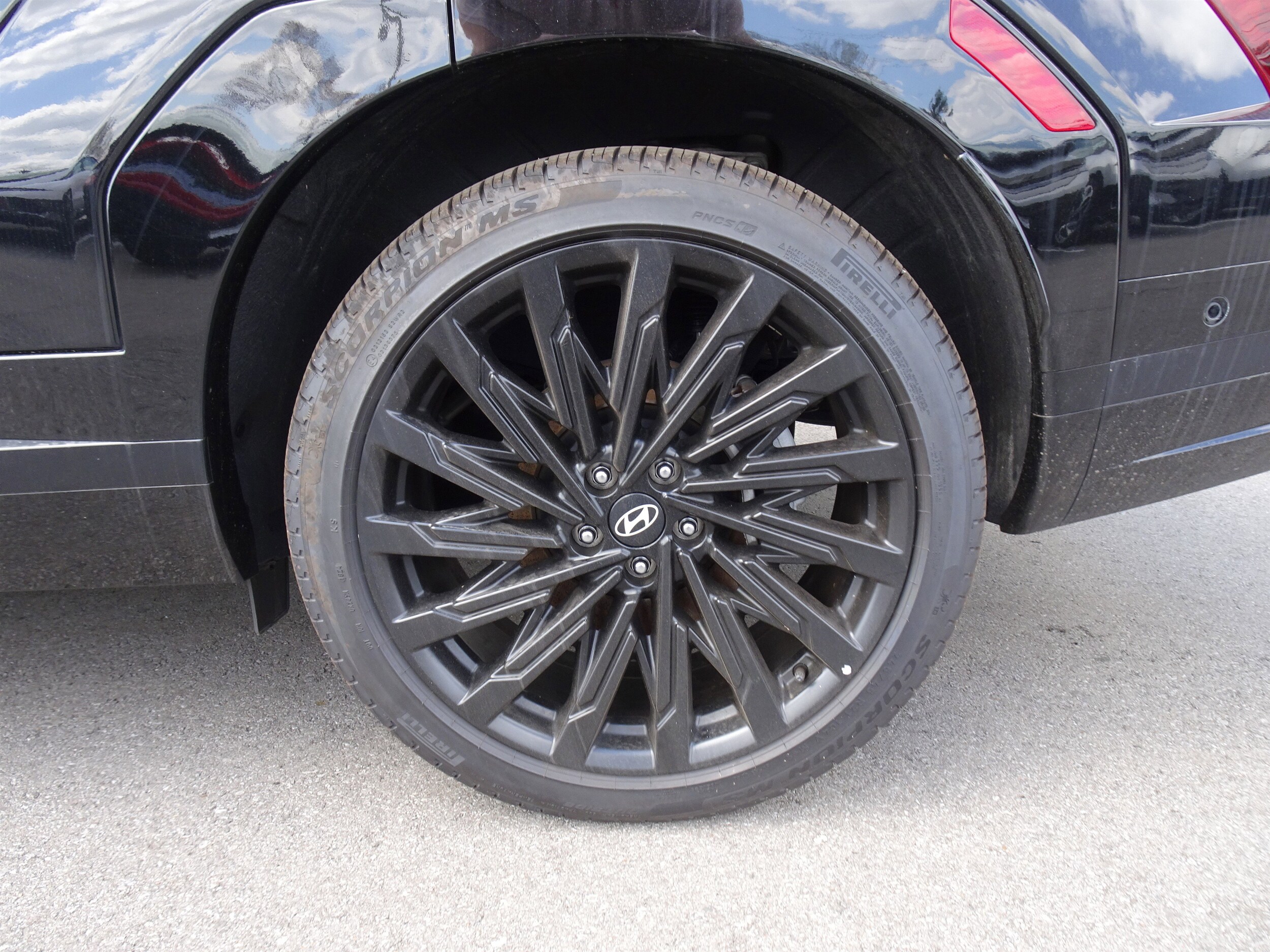 2024 Hyundai Santa Fe Calligraphy photo 3