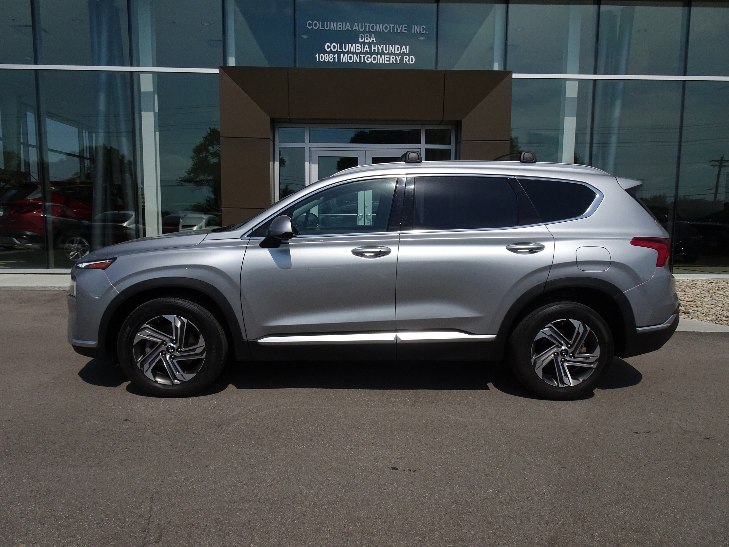 2022 Hyundai Santa Fe SEL photo 2