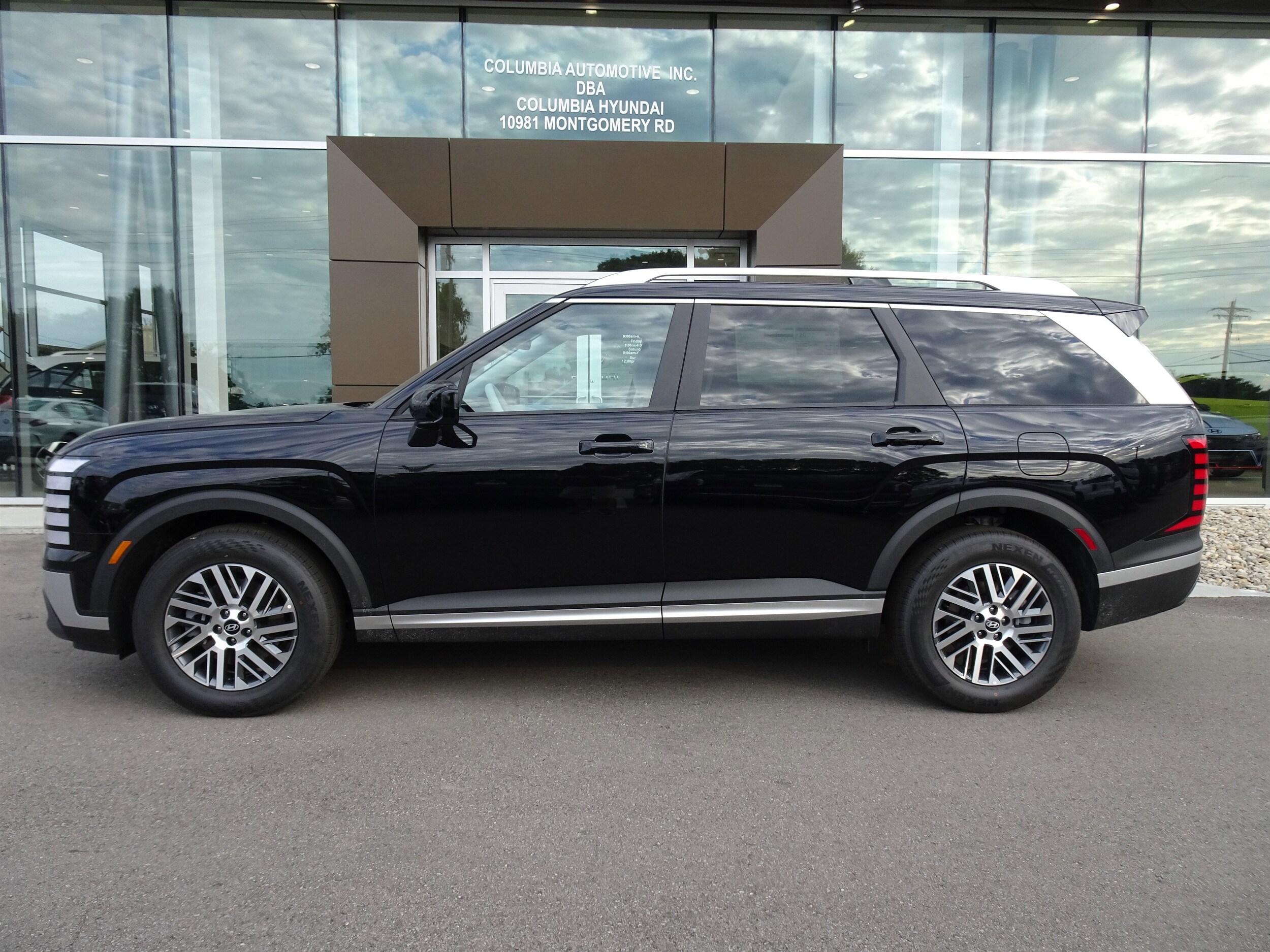 2026 Hyundai Palisade SEL photo 2