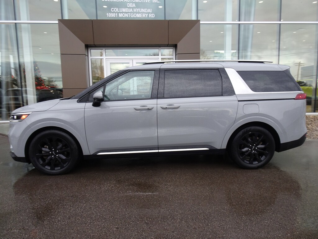 Used 2023 Kia Carnival SX MPV