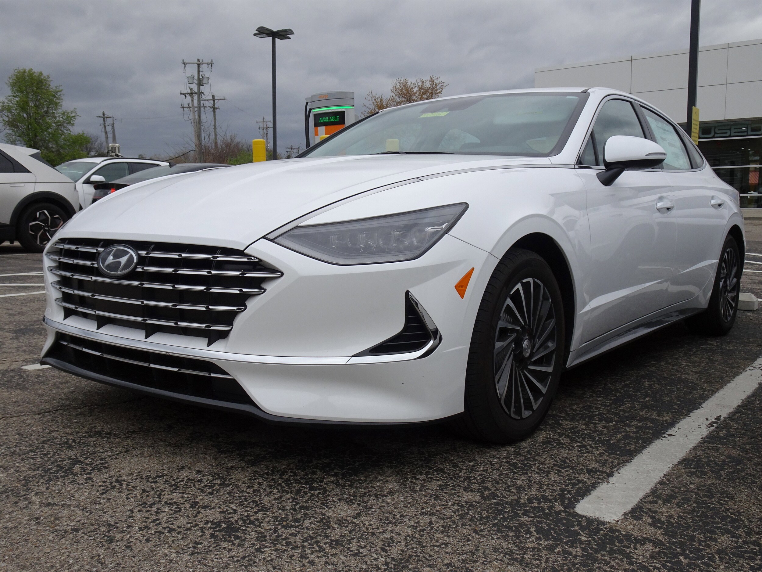 2023 Hyundai Sonata Hybrid SE photo 2