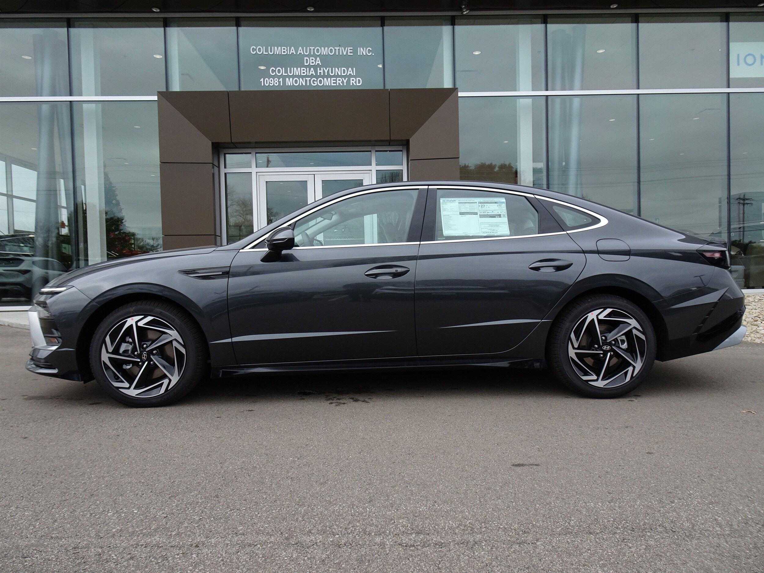 2026 Hyundai Sonata SEL Sport photo 2