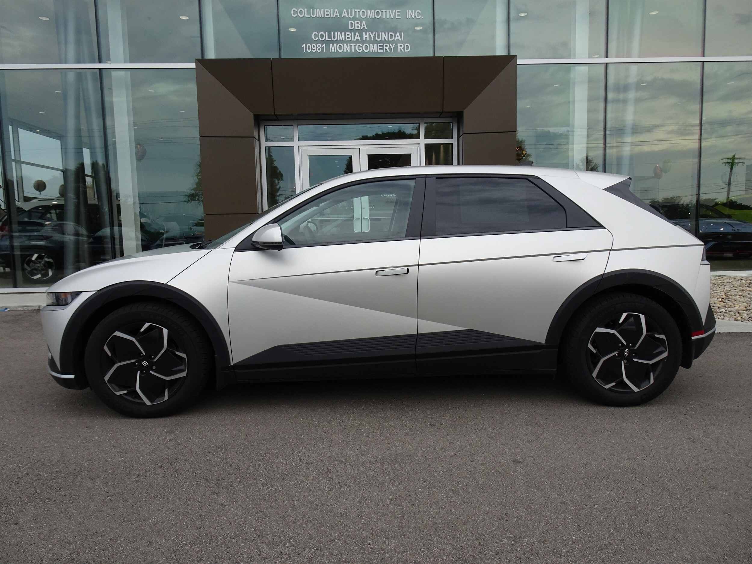 2023 Hyundai Ioniq 5 SEL photo 2