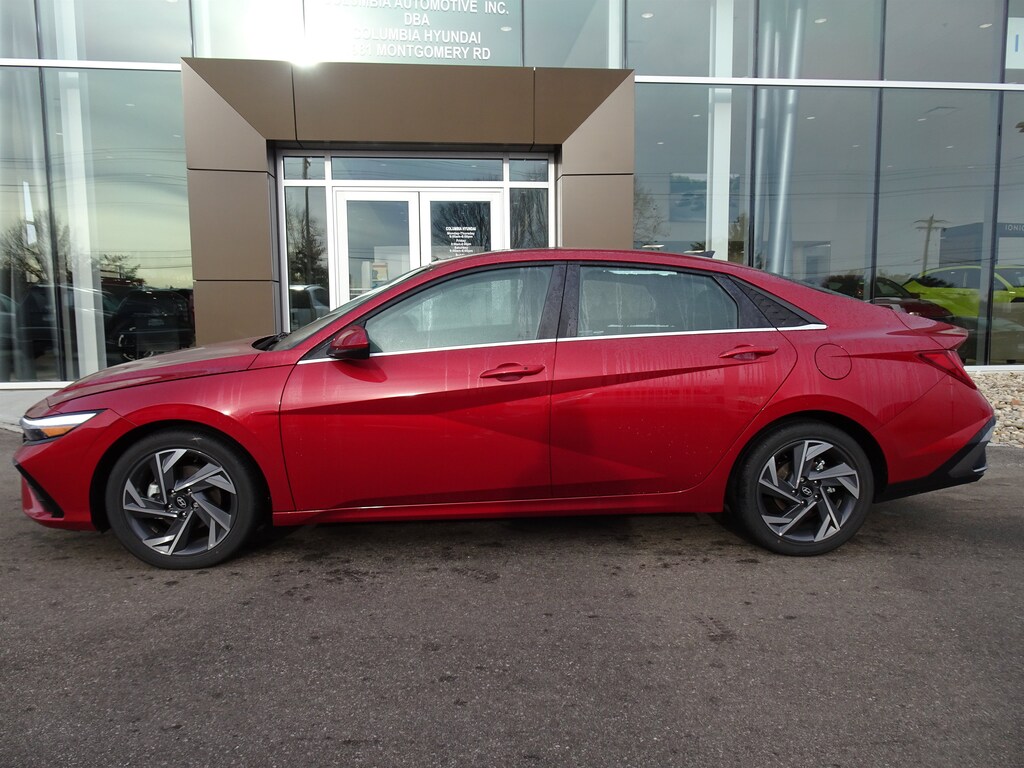 New 2025 Hyundai Elantra SEL Convenience Sedan