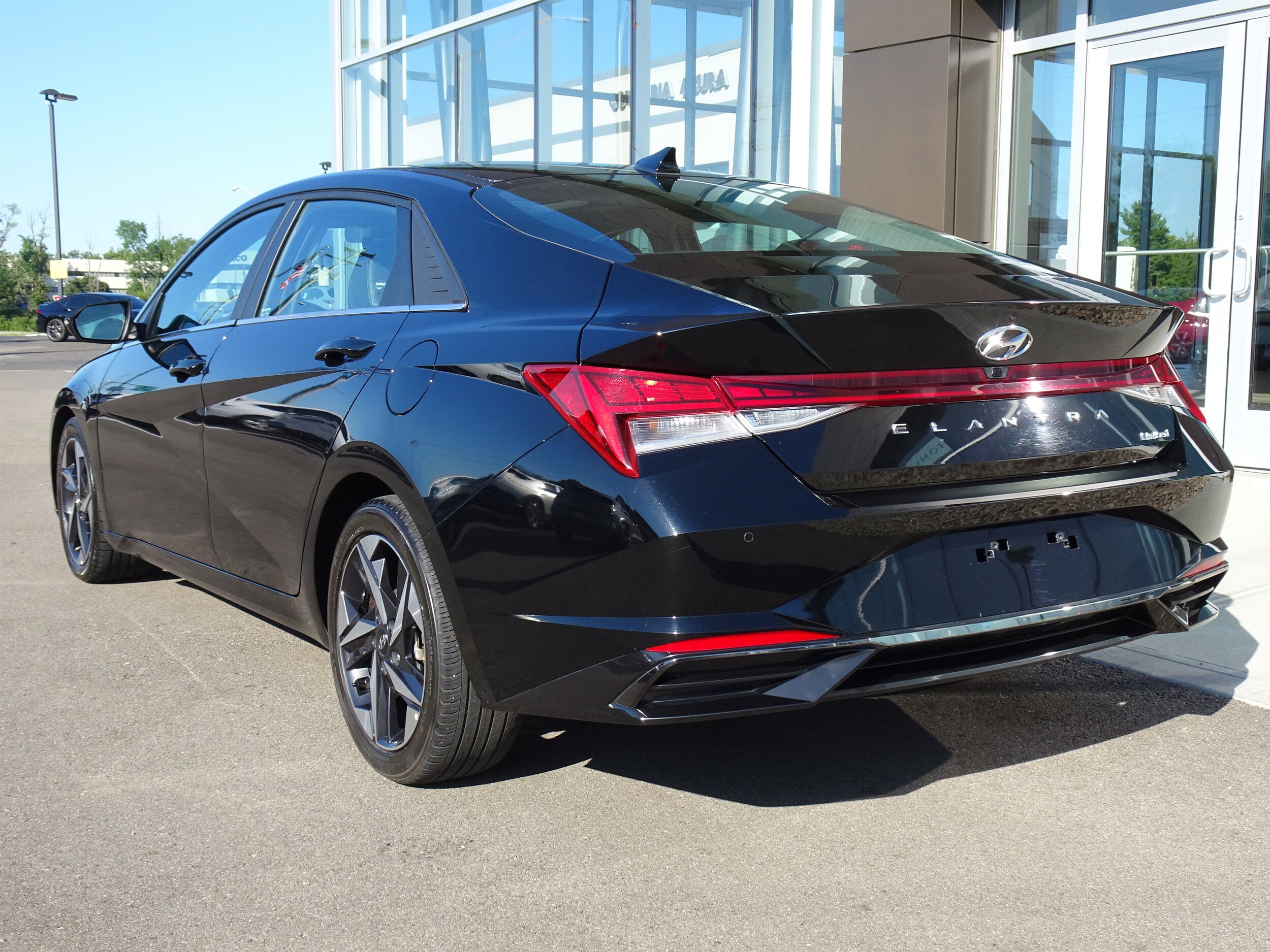 2021 Hyundai Elantra Limited photo 3