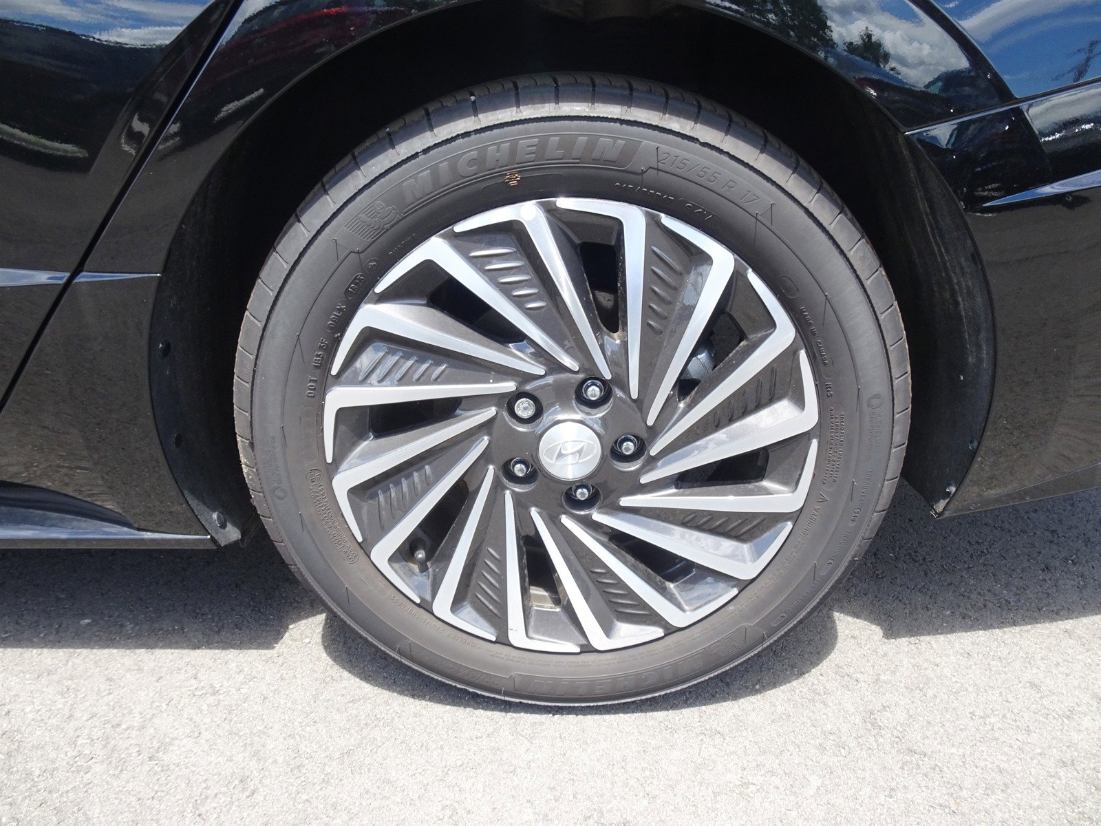 2023 Hyundai Sonata Hybrid Limited photo 3