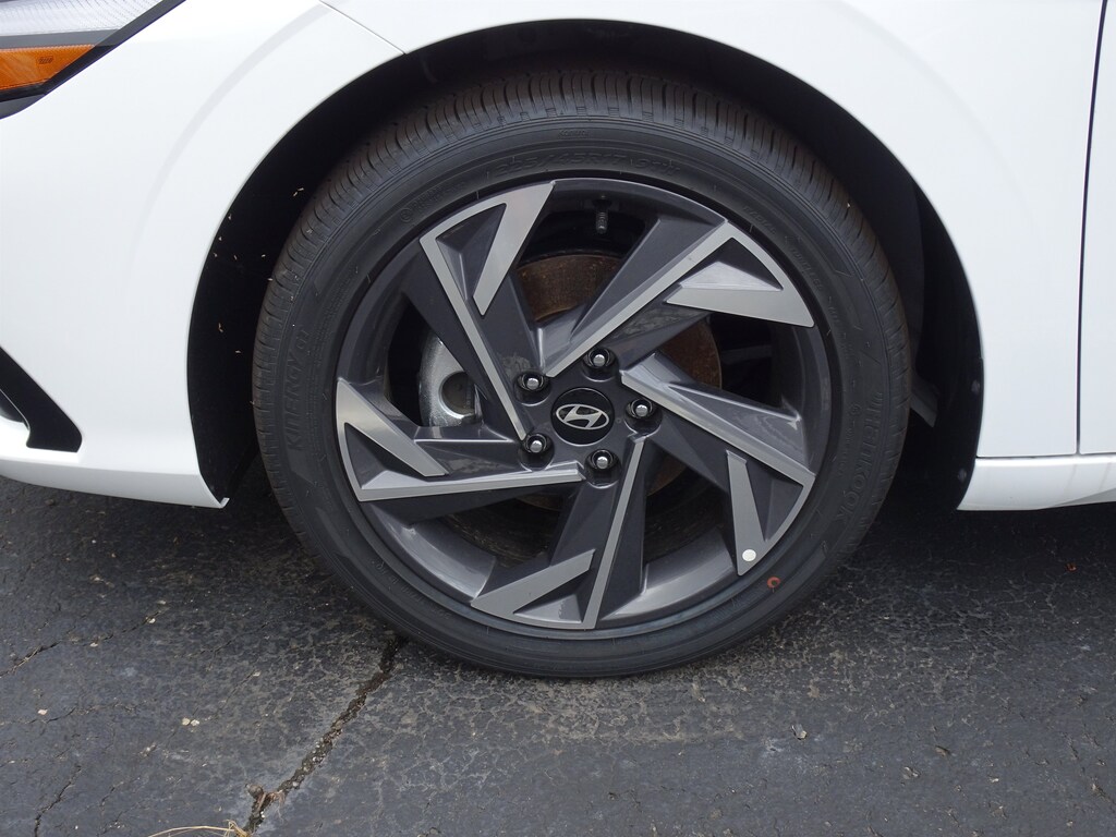 New 2026 Hyundai Elantra Limited Sedan