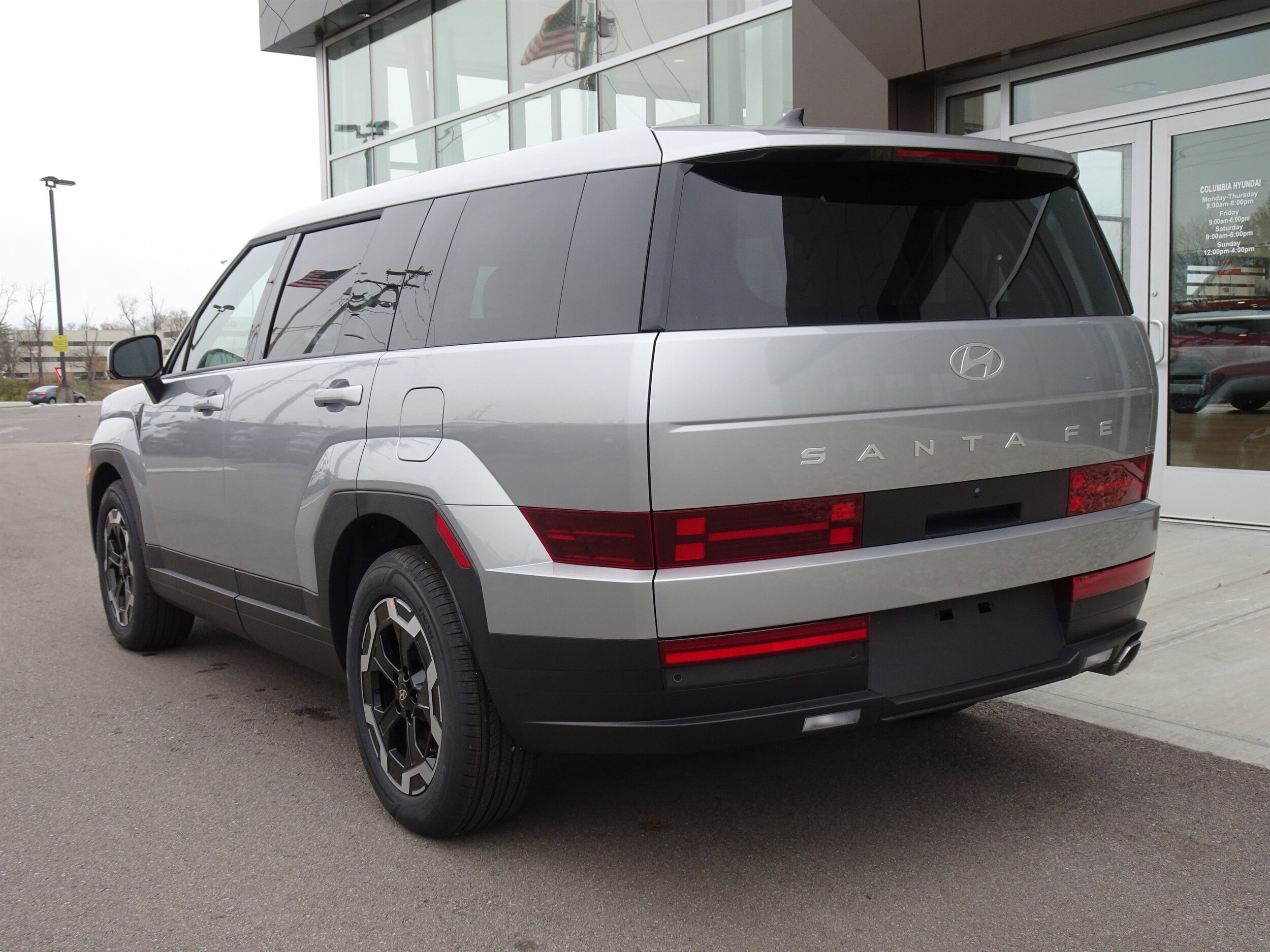 2026 Hyundai Santa Fe SE photo 3