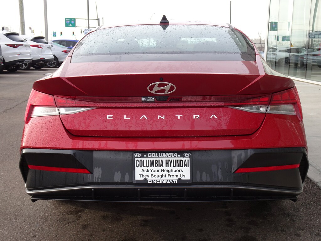 New 2025 Hyundai Elantra SEL Convenience Sedan