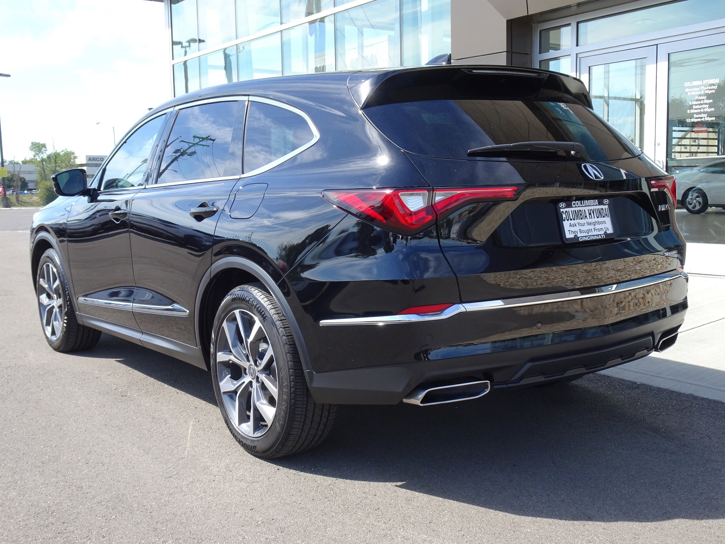 2023 Acura MDX SH-AWD Technology photo 3