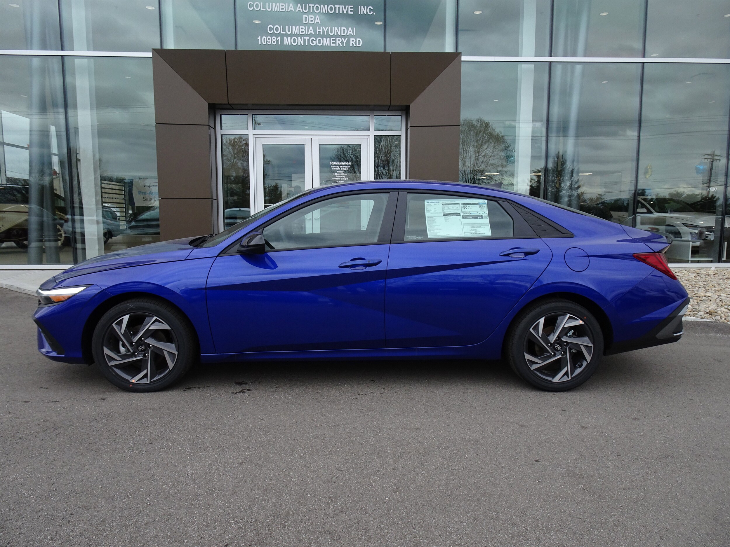2025 Hyundai Elantra Hybrid SEL Sport photo 2
