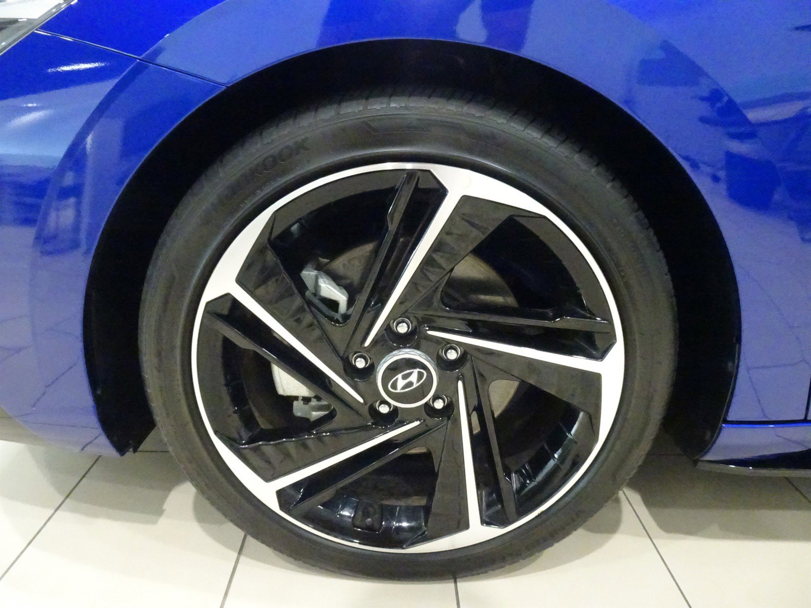 2023 Hyundai Elantra N Line photo 3
