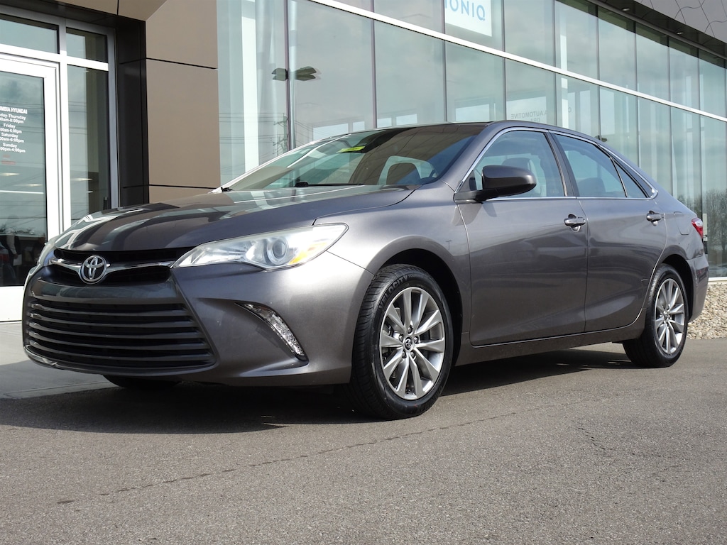 Used 2016 Toyota Camry XLE Sedan