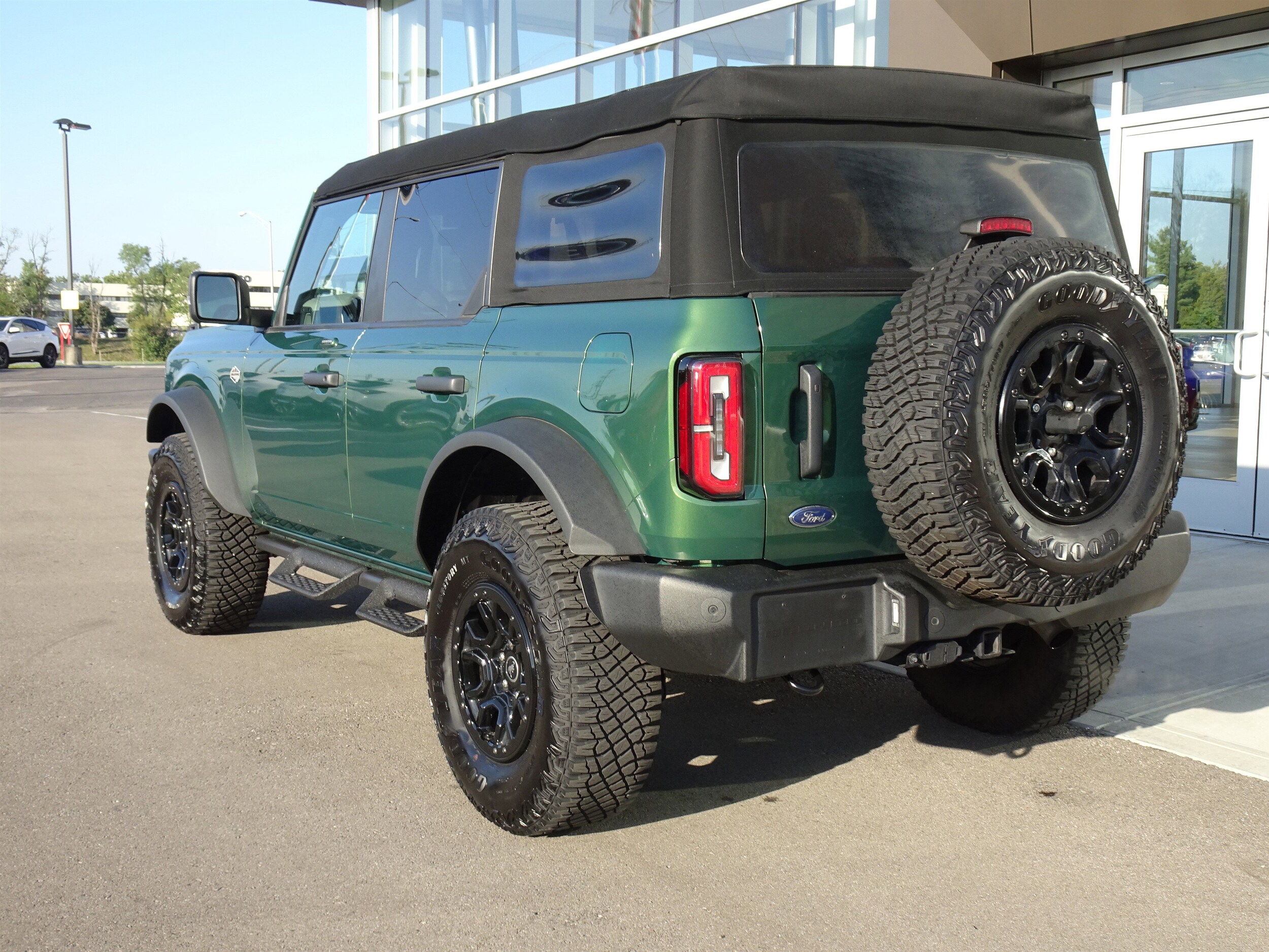 2023 Ford Bronco Base Big Bend Black Diamond Outer Banks Badlands Wildtrak Everglades photo 2