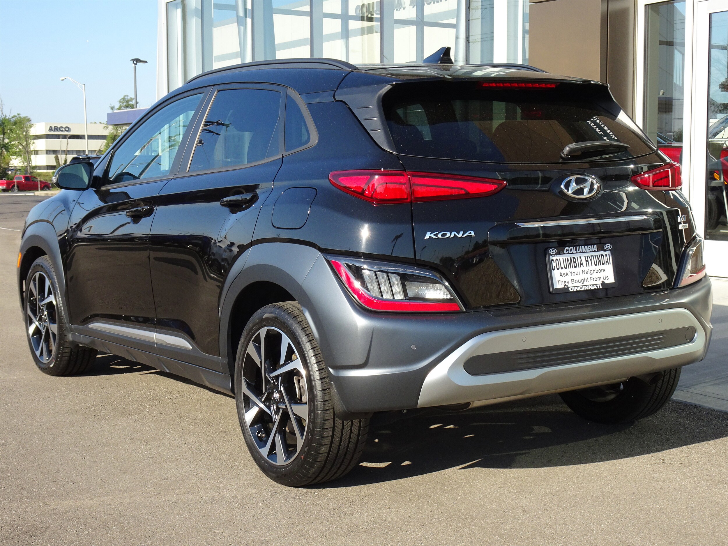 2022 Hyundai Kona Limited photo 2