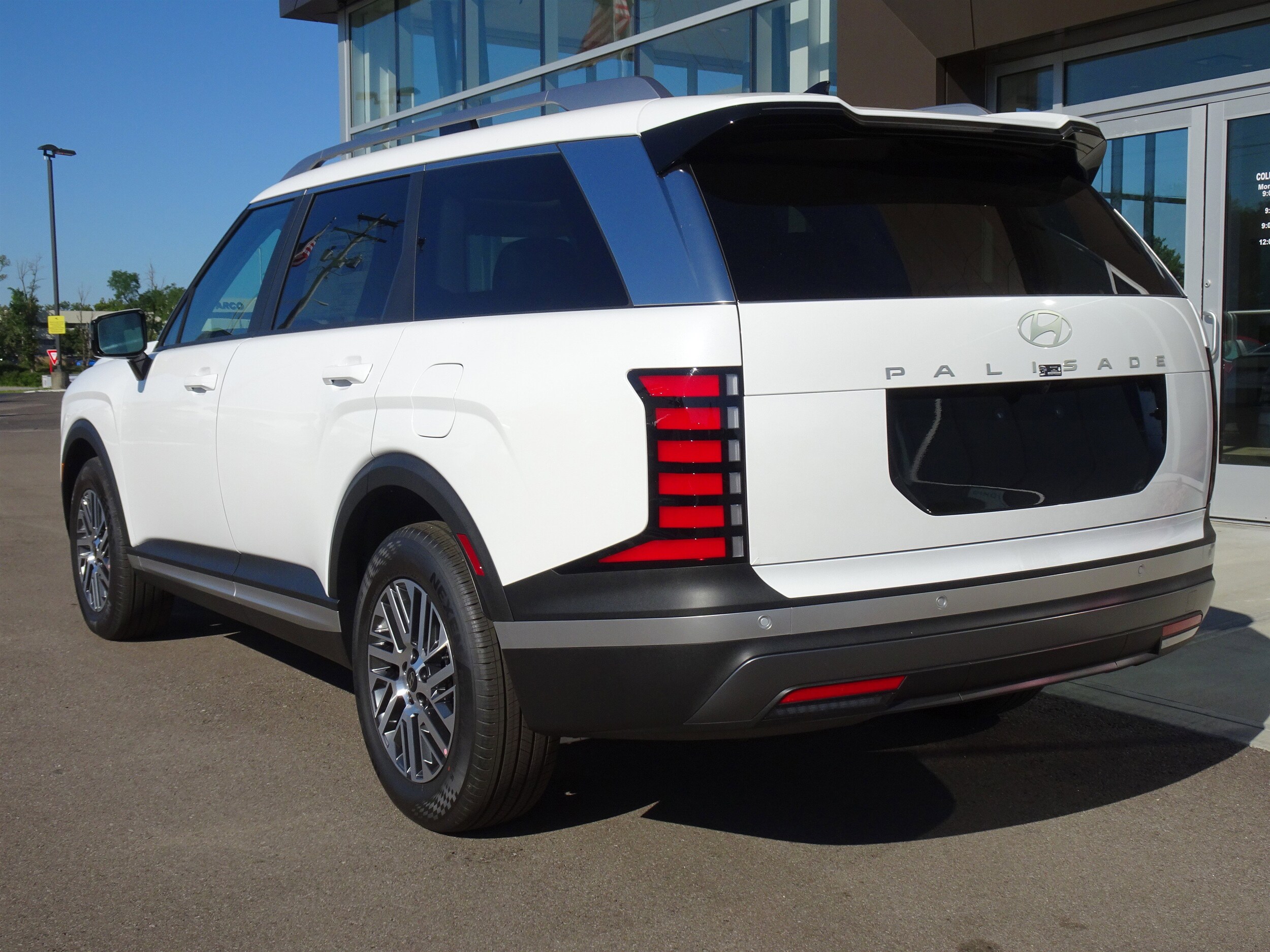 2026 Hyundai Palisade SEL photo 3