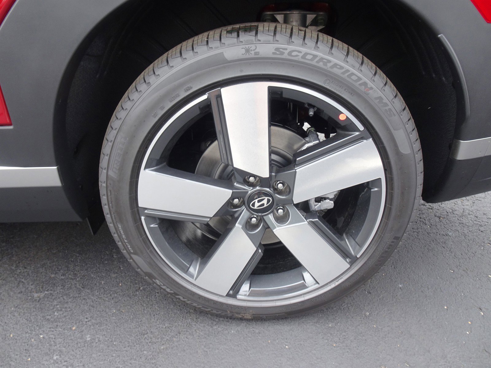 2024 Hyundai Santa Fe Limited photo 3