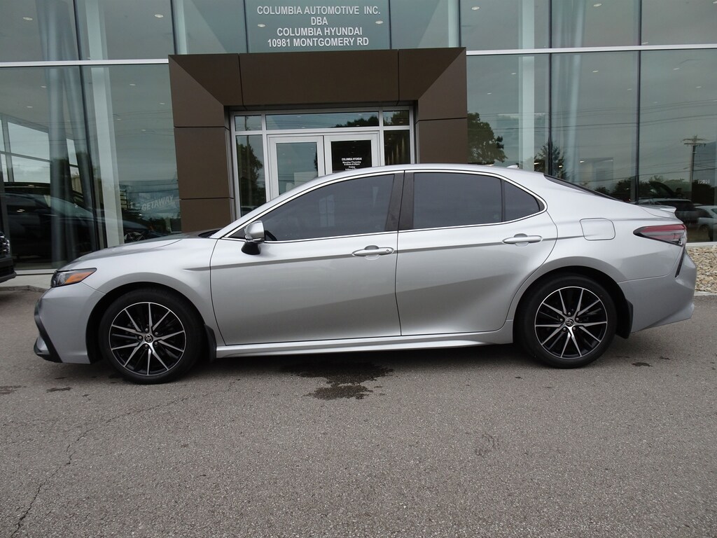 Used 2021 Toyota Camry SE Sedan