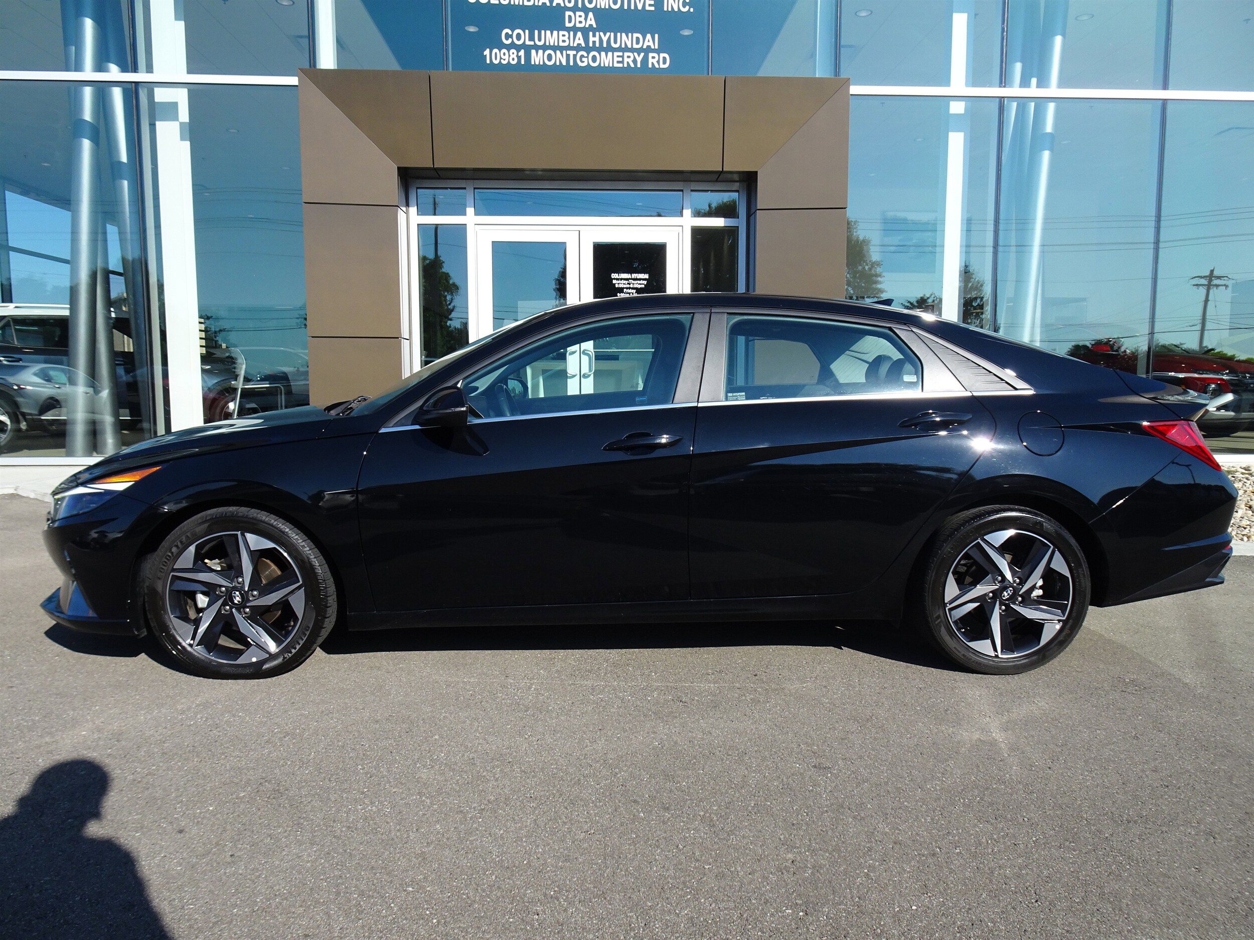 2021 Hyundai Elantra Limited photo 2