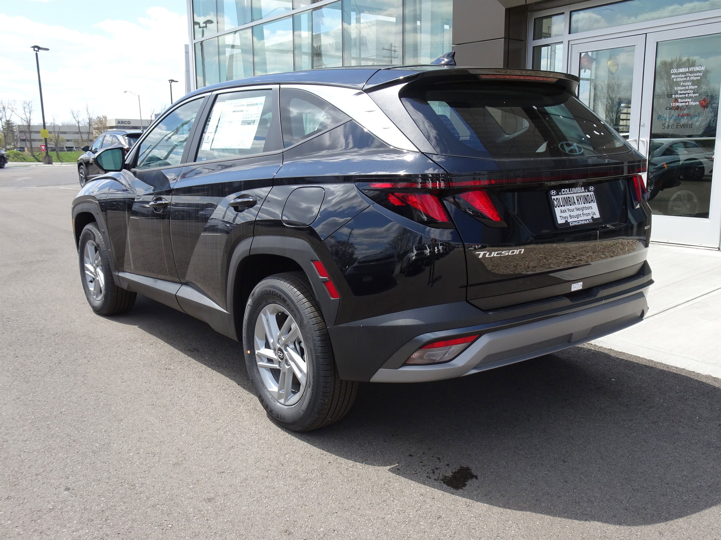 2025 Hyundai Tucson SE photo 4