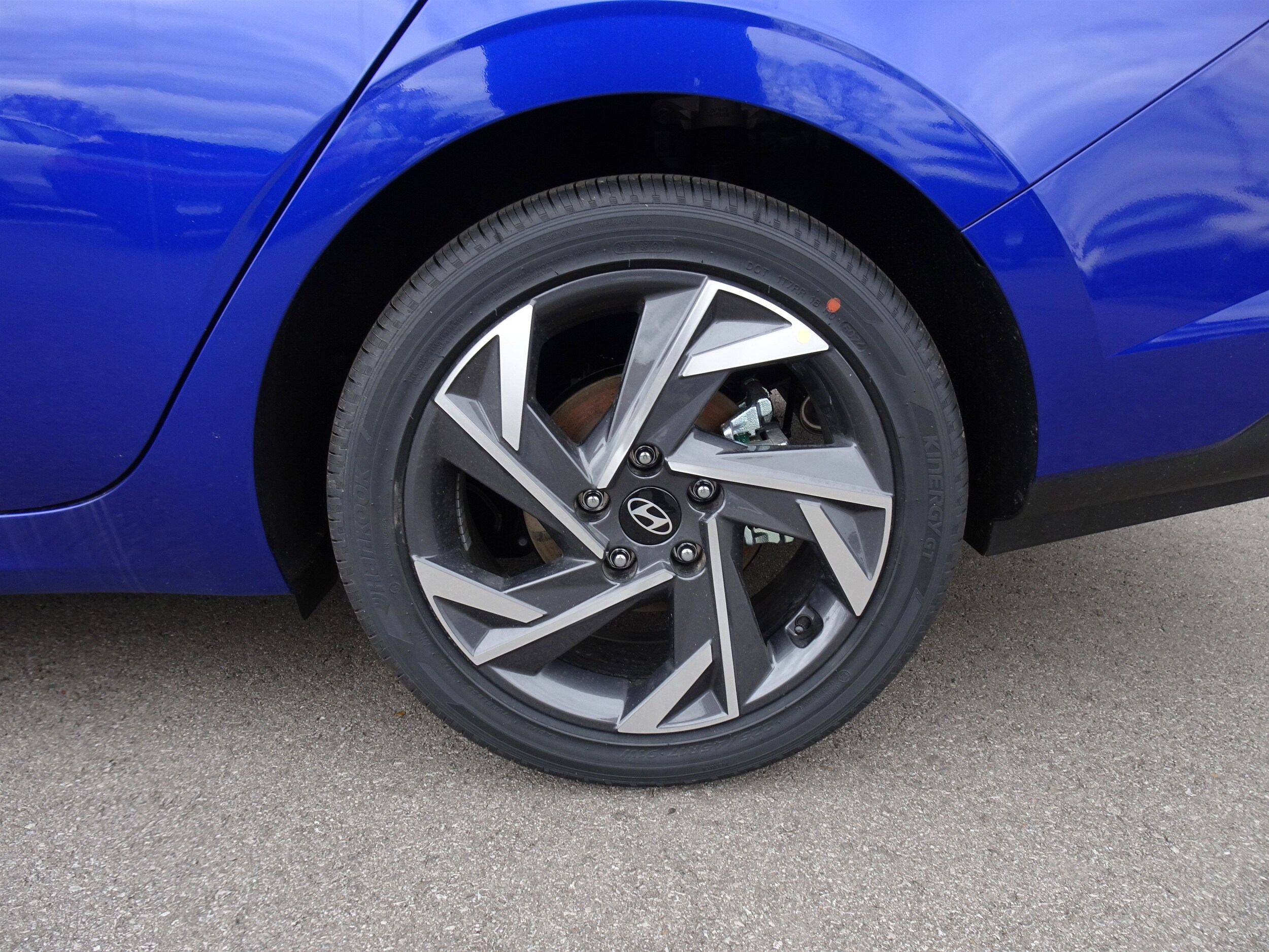 2025 Hyundai Elantra Hybrid SEL Sport photo 3