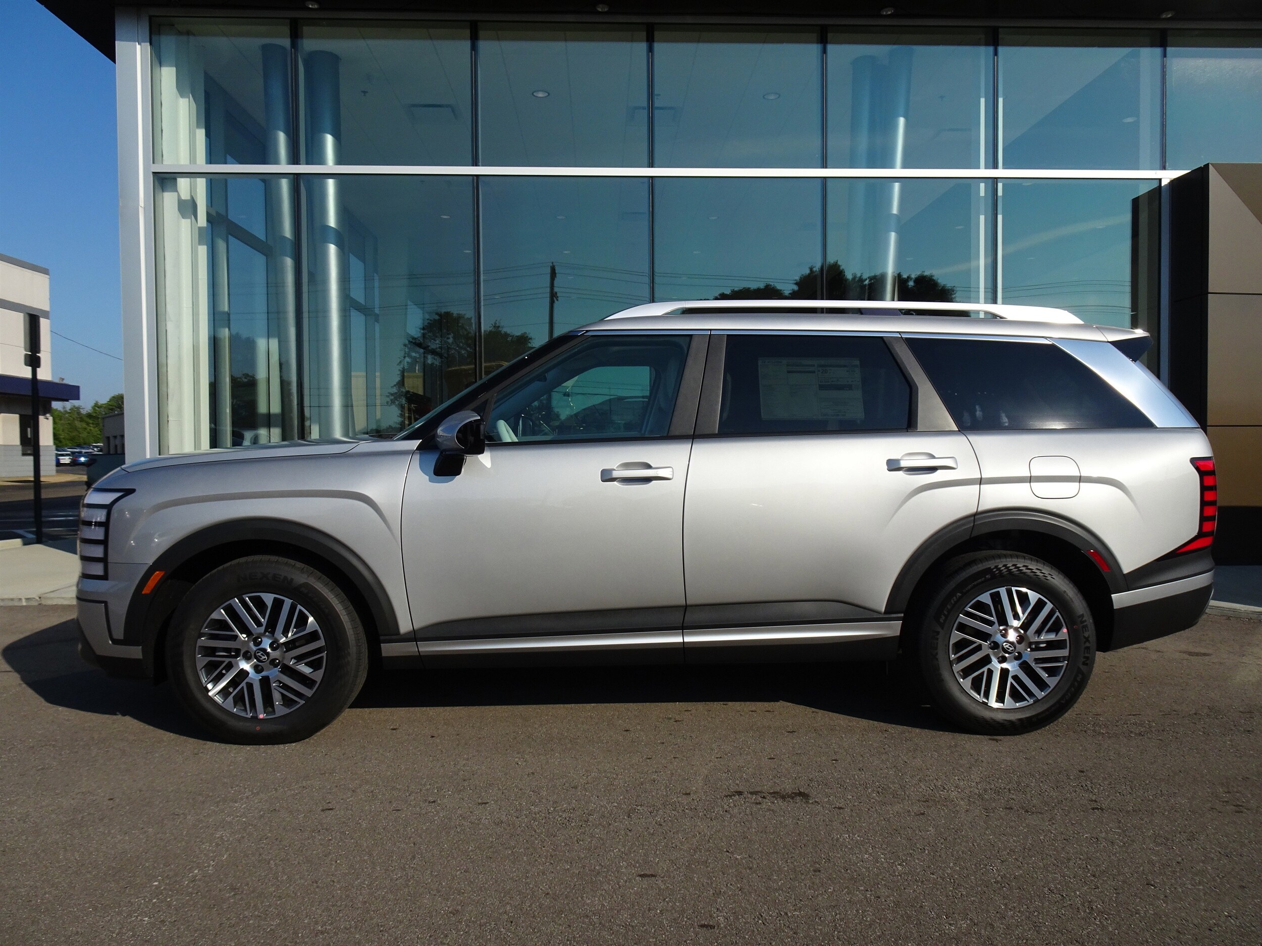2026 Hyundai Palisade SEL photo 2