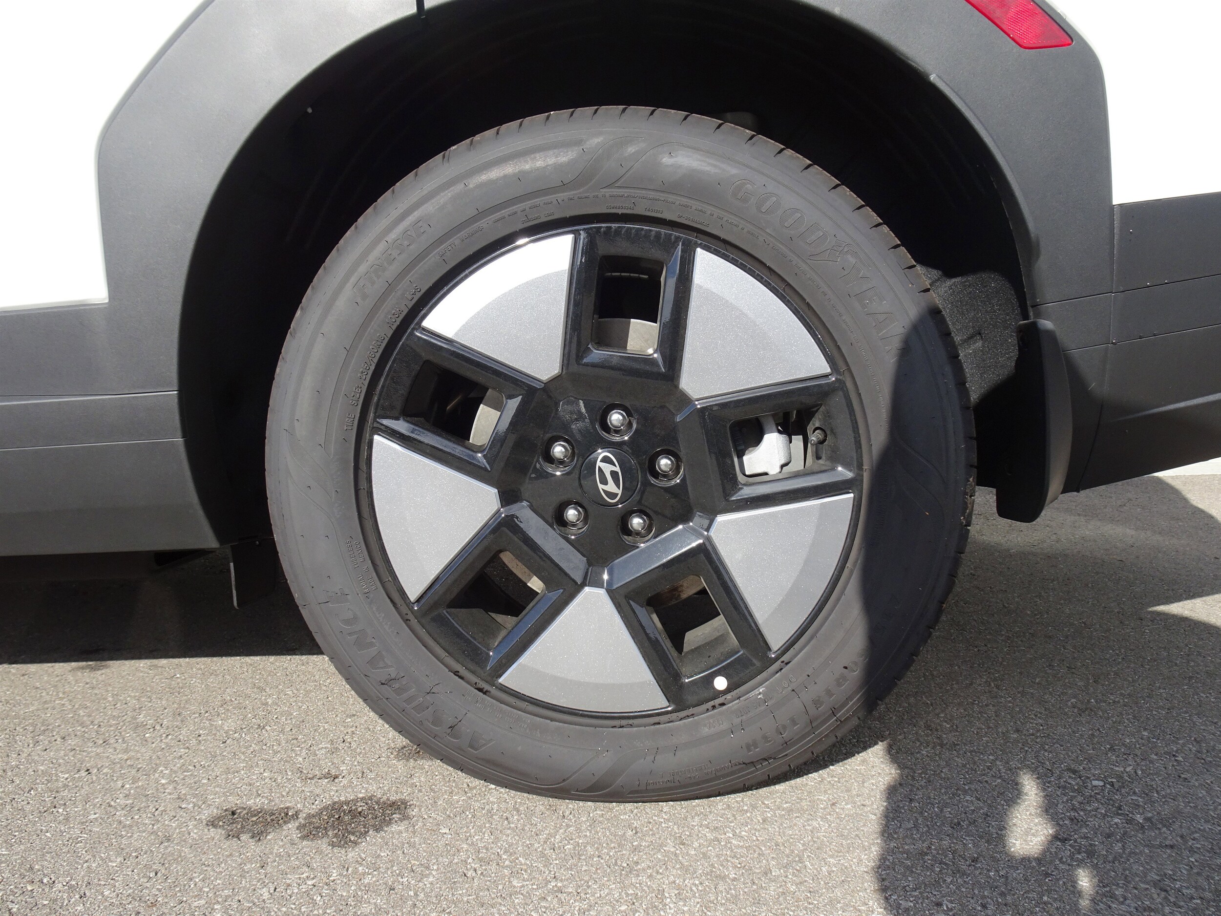 2026 Hyundai Santa Fe SEL photo 2