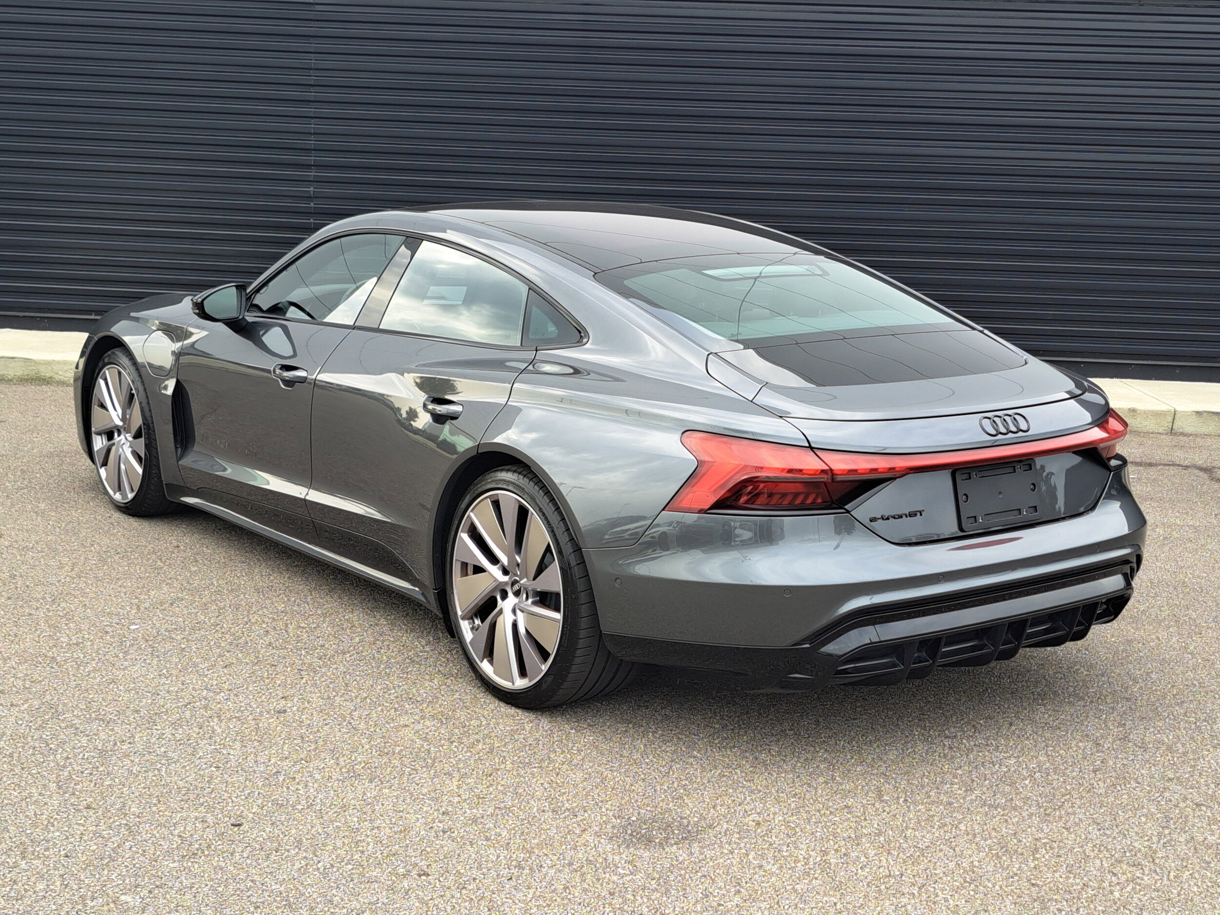 2022 Audi e-tron GT Prestige photo 4