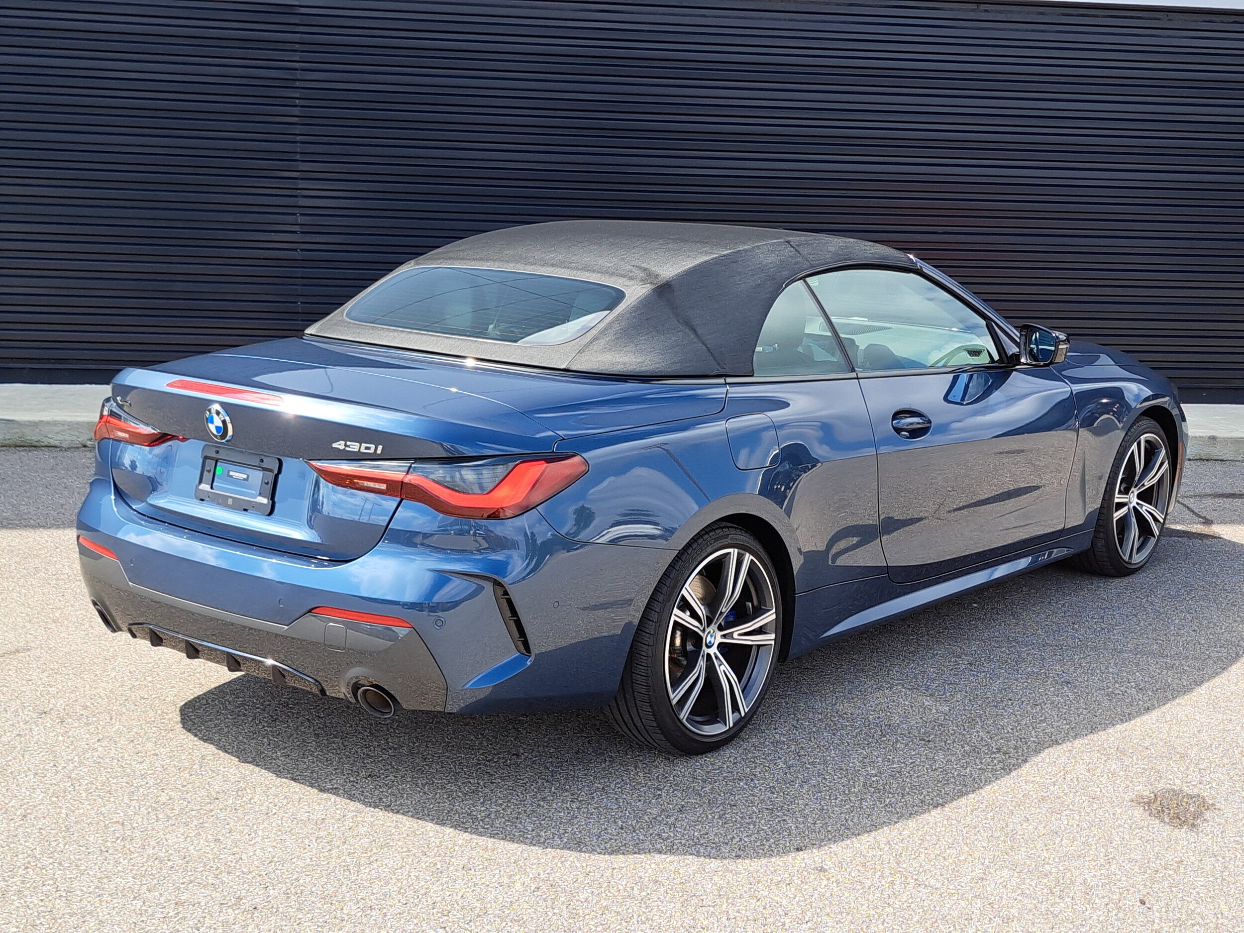 2023 Bmw 430i xDrive Convertible photo 3