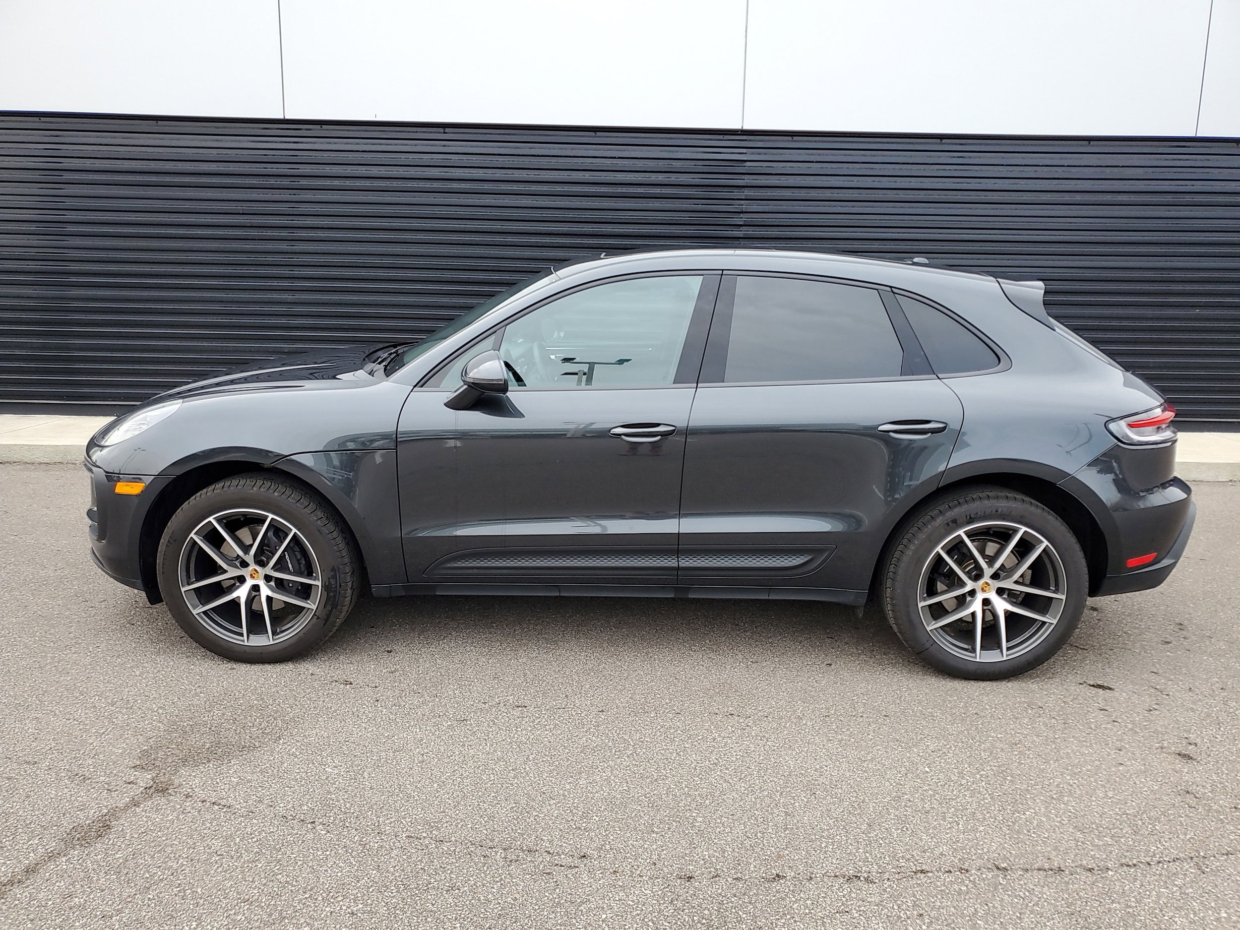 Used 2025 Porsche Macan T with VIN WP1AA2A55SLB03552 for sale in Cincinnati, OH